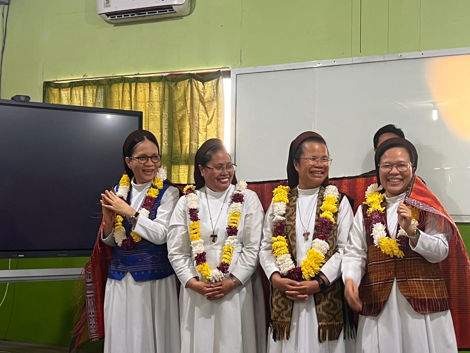 KUNJUNGAN MINISTRA UMUM DAN DEWAN MINISTRA UMUM KONGREGASI SFD KE SMP SWASTA SANTA MARIA MEDAN